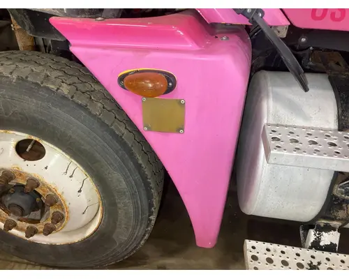 Freightliner COLUMBIA 120 Fender