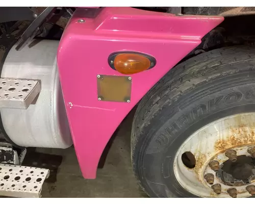 Freightliner COLUMBIA 120 Fender