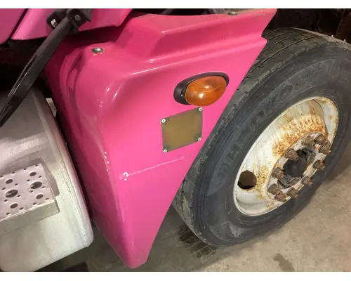 Freightliner COLUMBIA 120 Fender