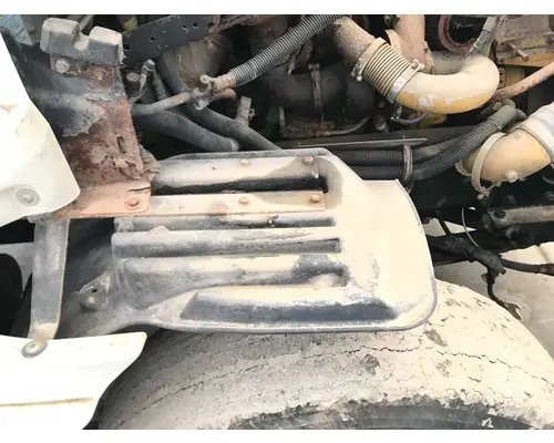 Freightliner COLUMBIA 120 Fender