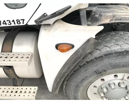 Freightliner COLUMBIA 120 Fender