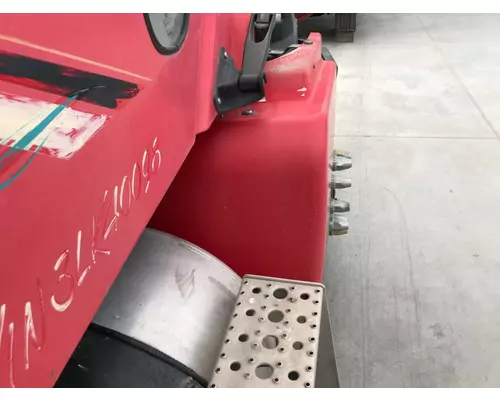 Freightliner COLUMBIA 120 Fender