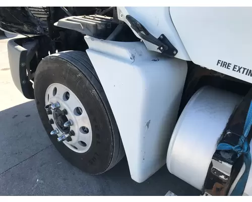 Freightliner COLUMBIA 120 Fender