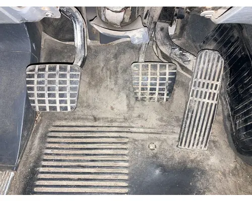 Freightliner COLUMBIA 120 Foot Control Pedal (all floor pedals)