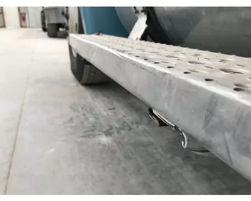 Freightliner COLUMBIA 120 Fuel Tank Strap