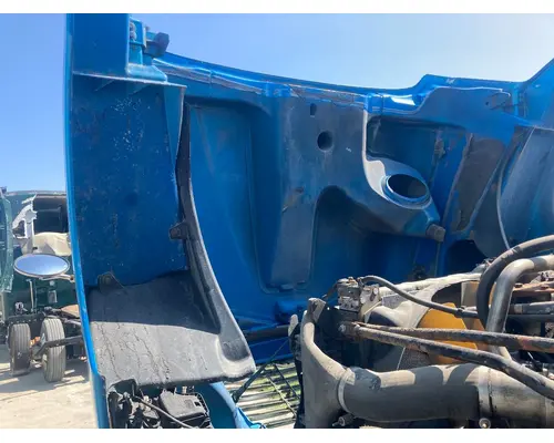 Freightliner COLUMBIA 120 Hood