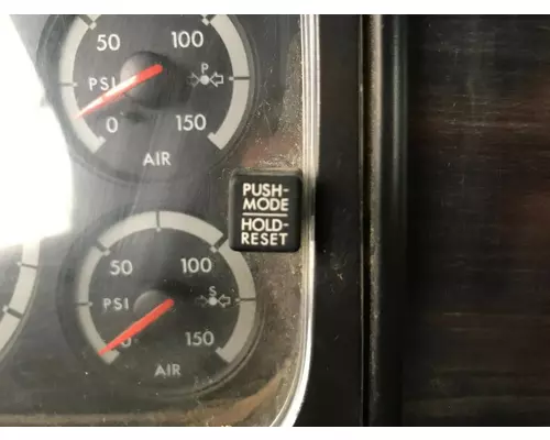 Freightliner COLUMBIA 120 Instrument Cluster