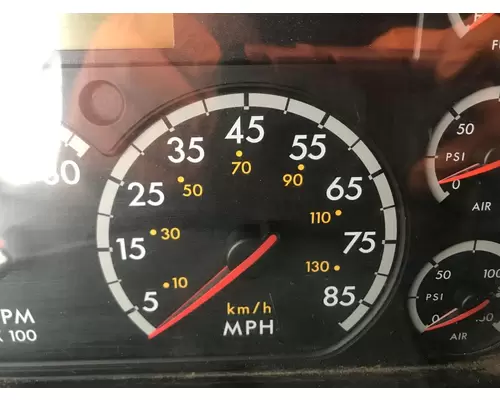 Freightliner COLUMBIA 120 Instrument Cluster