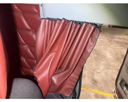 Freightliner COLUMBIA 120 Interior Curtains