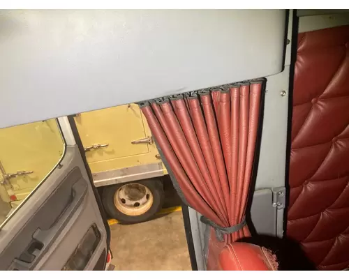 Freightliner COLUMBIA 120 Interior Curtains