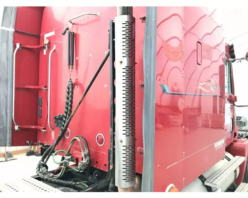 Freightliner COLUMBIA 120 Muffler Shield