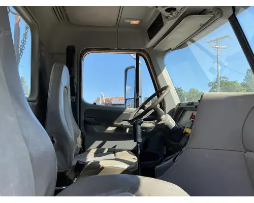 Freightliner COLUMBIA 120 Parts Unit