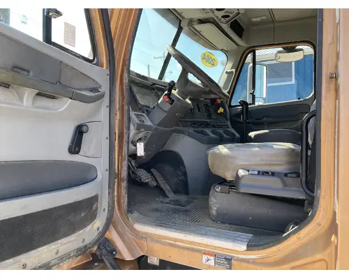 Freightliner COLUMBIA 120 Parts Unit