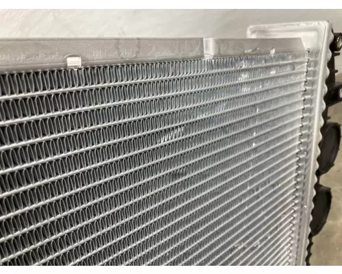 Freightliner COLUMBIA 120 Radiator