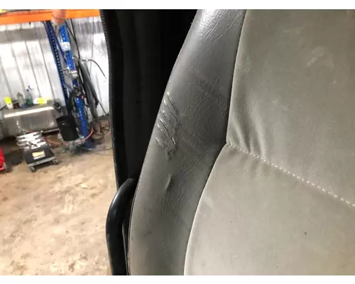 Freightliner COLUMBIA 120 Seat (Air Ride Seat)