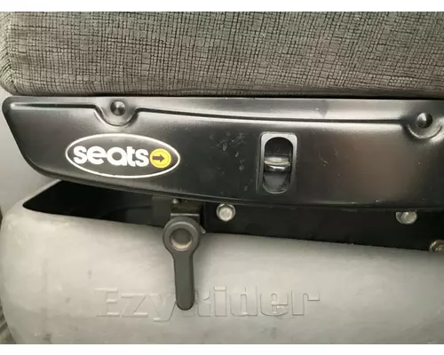 Freightliner COLUMBIA 120 Seat (non-Suspension)