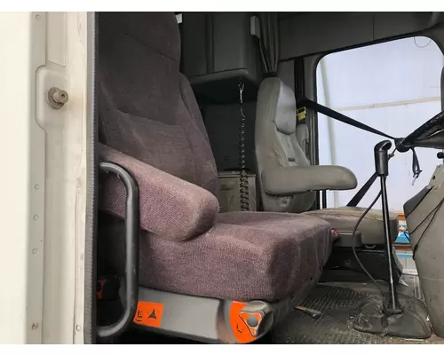 Freightliner COLUMBIA 120 Seat (non-Suspension)