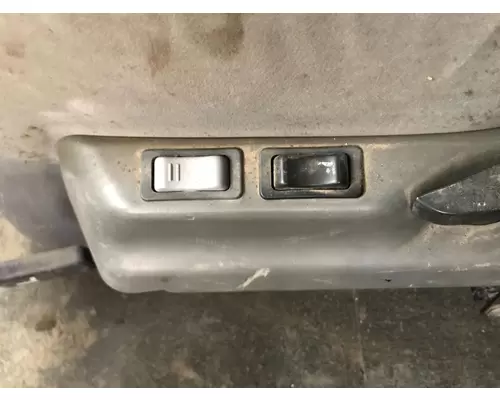 Freightliner COLUMBIA 120 Seat (non-Suspension)