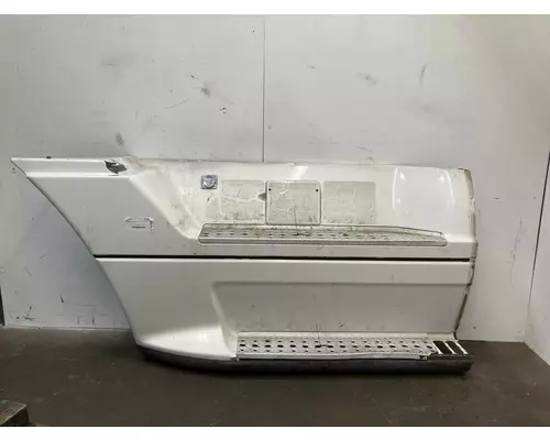 Freightliner COLUMBIA 120 Skirt