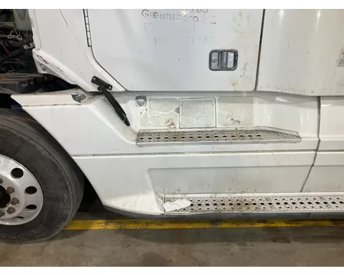 Freightliner COLUMBIA 120 Skirt