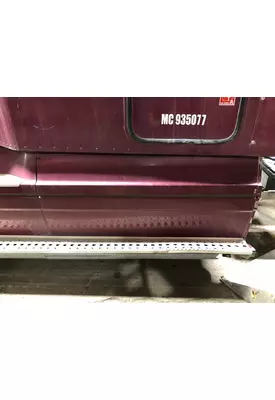 Freightliner COLUMBIA 120 Skirt