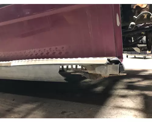 Freightliner COLUMBIA 120 Skirt