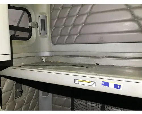 Freightliner COLUMBIA 120 Sleeper Bunk