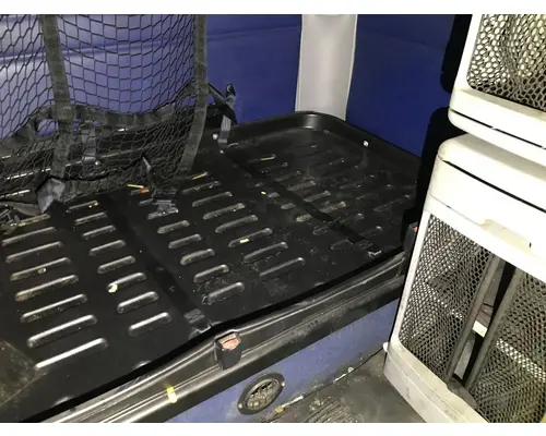 Freightliner COLUMBIA 120 Sleeper Bunk