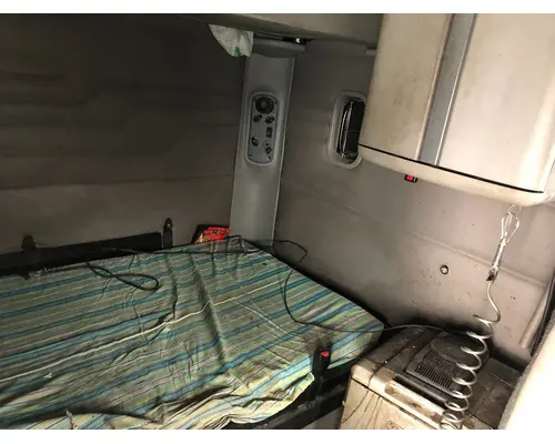 Freightliner COLUMBIA 120 Sleeper Bunk