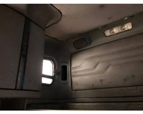 Freightliner COLUMBIA 120 Sleeper Bunk
