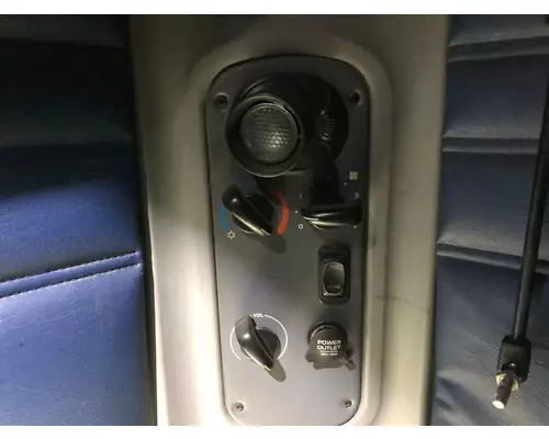 Freightliner COLUMBIA 120 Sleeper Controls