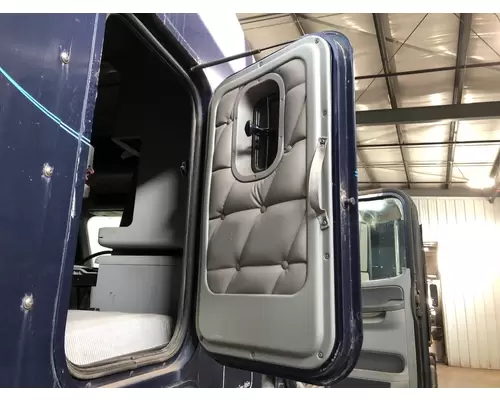 Freightliner COLUMBIA 120 Sleeper Door