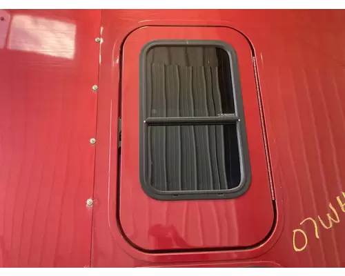 Freightliner COLUMBIA 120 Sleeper Door