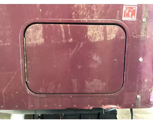 Freightliner COLUMBIA 120 Sleeper Door