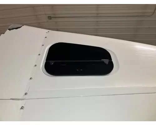 Freightliner COLUMBIA 120 Sleeper Window