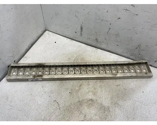 Freightliner COLUMBIA 120 Step (Fuel Tank, Fairing