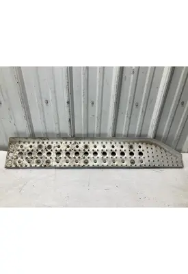 Freightliner COLUMBIA 120 Step (Fuel Tank, Fairing