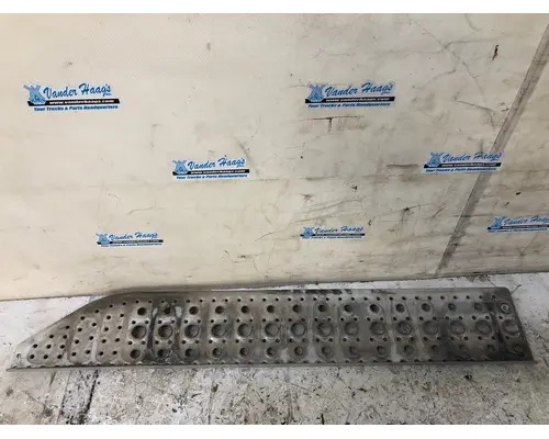 Freightliner COLUMBIA 120 Step (Fuel Tank, Fairing