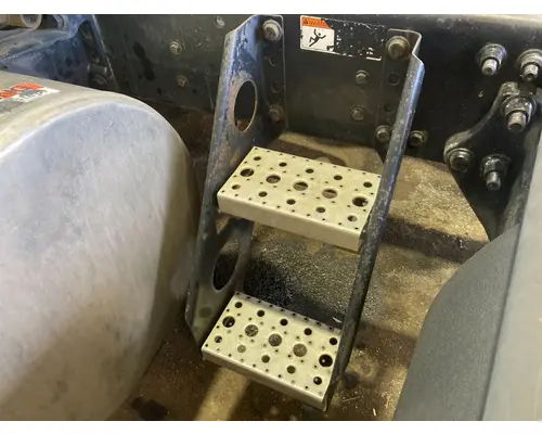 Freightliner COLUMBIA 120 Step (Fuel Tank, Fairing