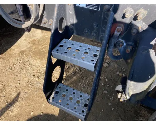 Freightliner COLUMBIA 120 Step (Fuel Tank, Fairing