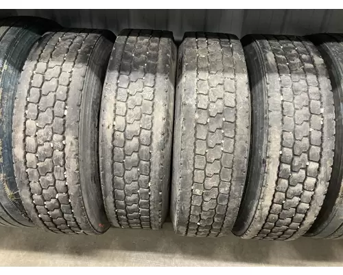 Freightliner COLUMBIA 120 Tires