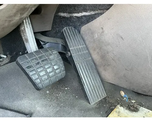 Accelerator Parts FREIGHTLINER Cascadia 113 Geco - Fresno