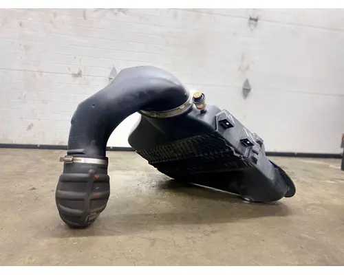 Freightliner Cascadia 113 Air Cleaner