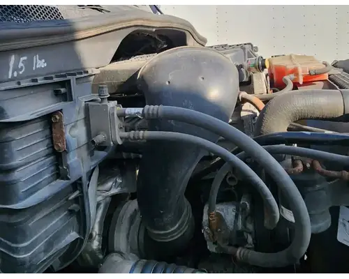 Freightliner Cascadia 113 Air Cleaner