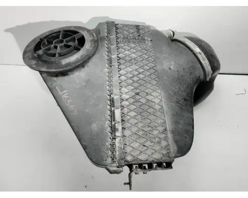 Freightliner Cascadia 113 Air Cleaner