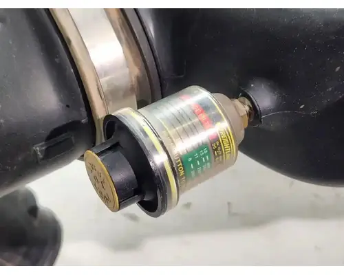 Freightliner Cascadia 113 Air Cleaner