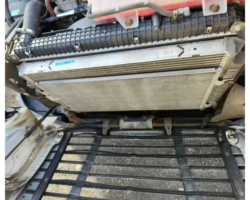 Freightliner Cascadia 113 Air Conditioner Condenser