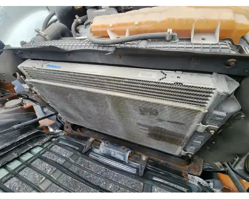 Freightliner Cascadia 113 Air Conditioner Condenser