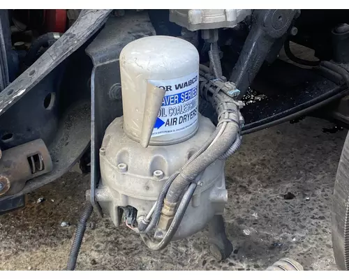 Freightliner Cascadia 113 Air Drier