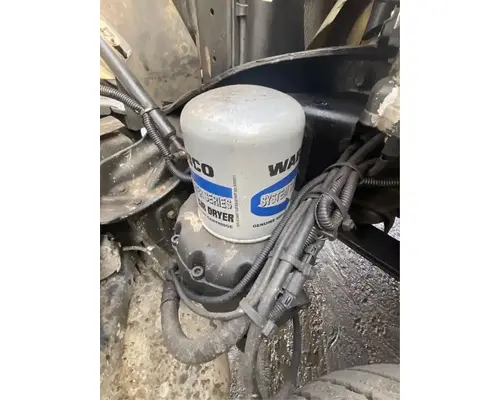 Freightliner Cascadia 113 Air Drier